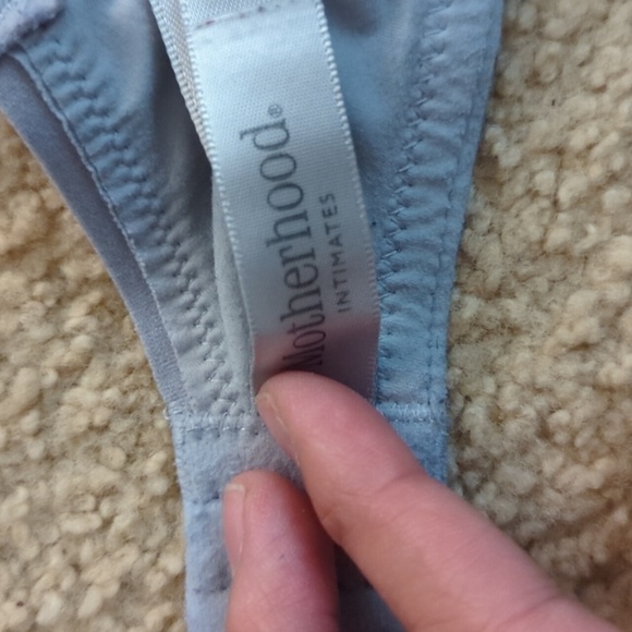 Motherhood Maternity Intimates Lace Nursing Bra No Wires Size 34D - Picture 8 of 10